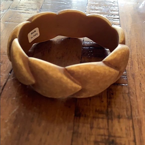 3/$10 Vintage Italian bangle - Picture 2 of 5